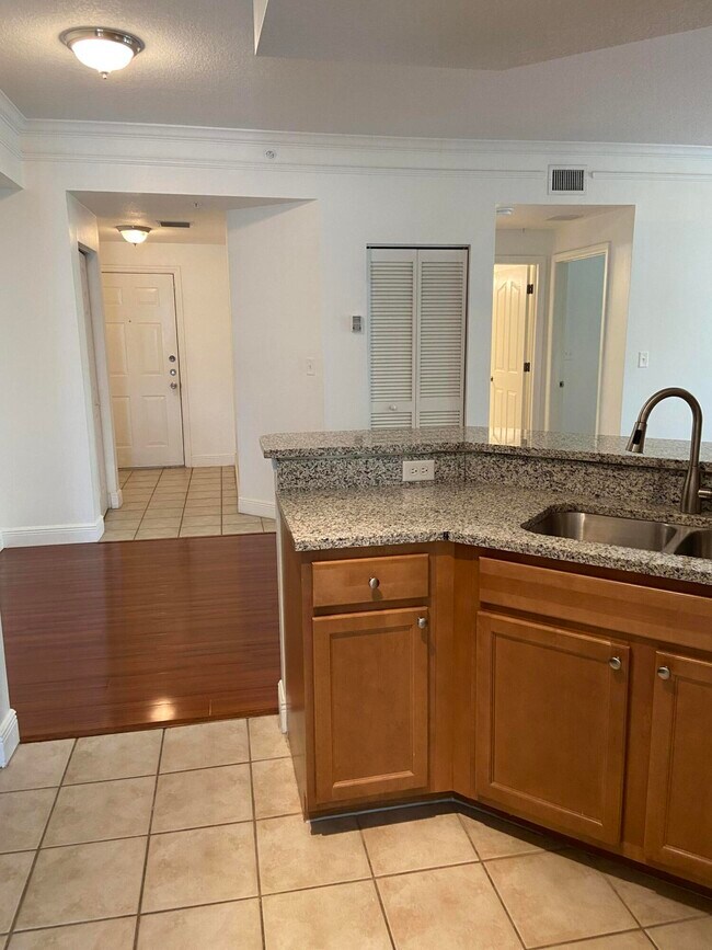 Building Photo - 9825 Baywinds Blvd