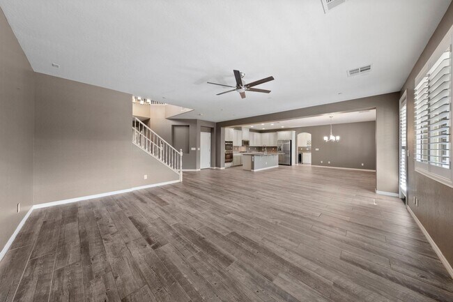 Building Photo - Luxury Living in Henderson's Tuscany: Spacious 4 Bedroom Home with Expansive Yard & More!