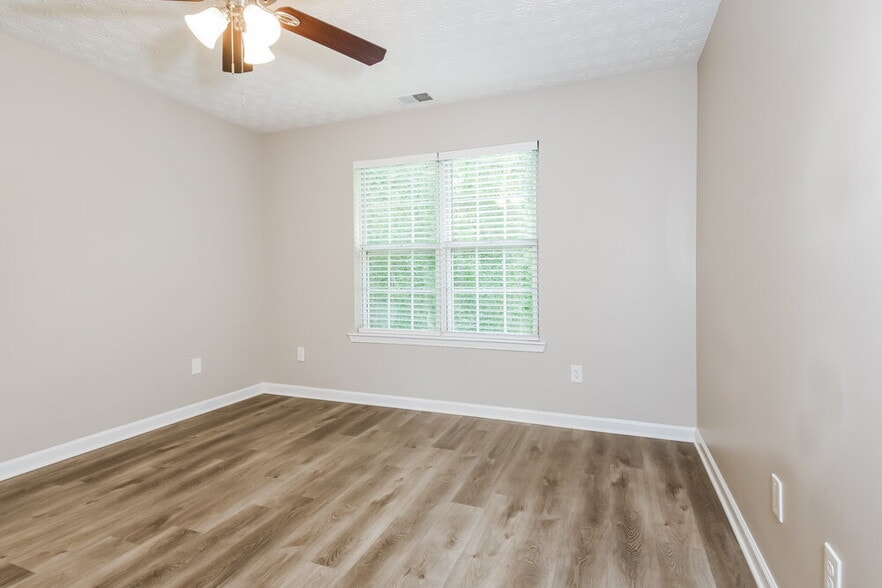 Building Photo - 23 Dewey Dr