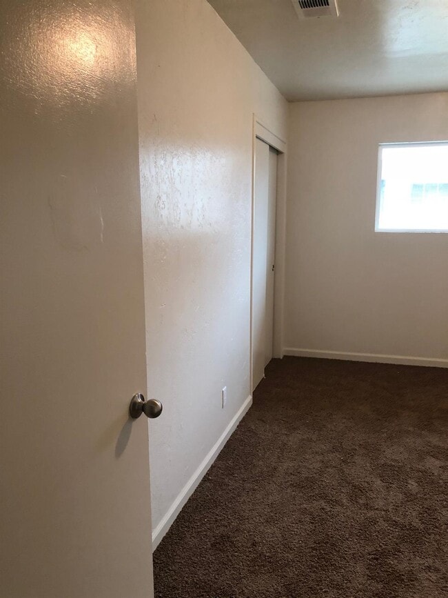Building Photo - 1367 E San Ramon Ave