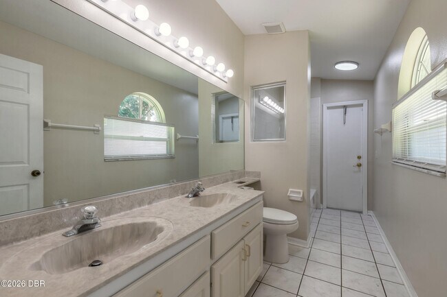 Building Photo - 109 Brookhollow Cir