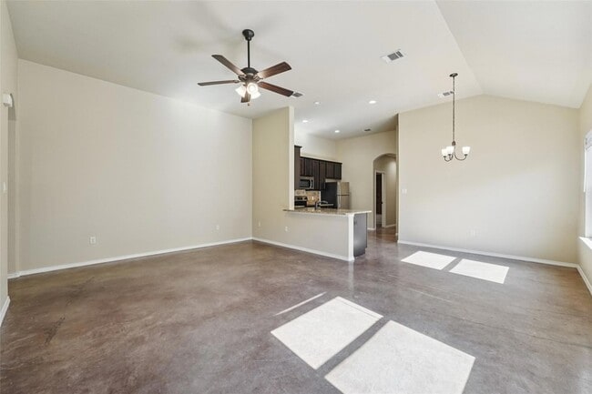 Building Photo - 402 Jack Rabbit Ln