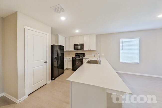 Building Photo - 830 Ginkgo Wy