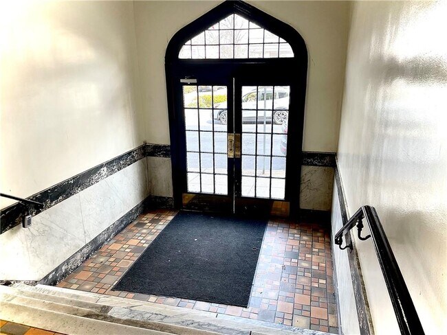 Primary Photo - 88 Lincoln Ave