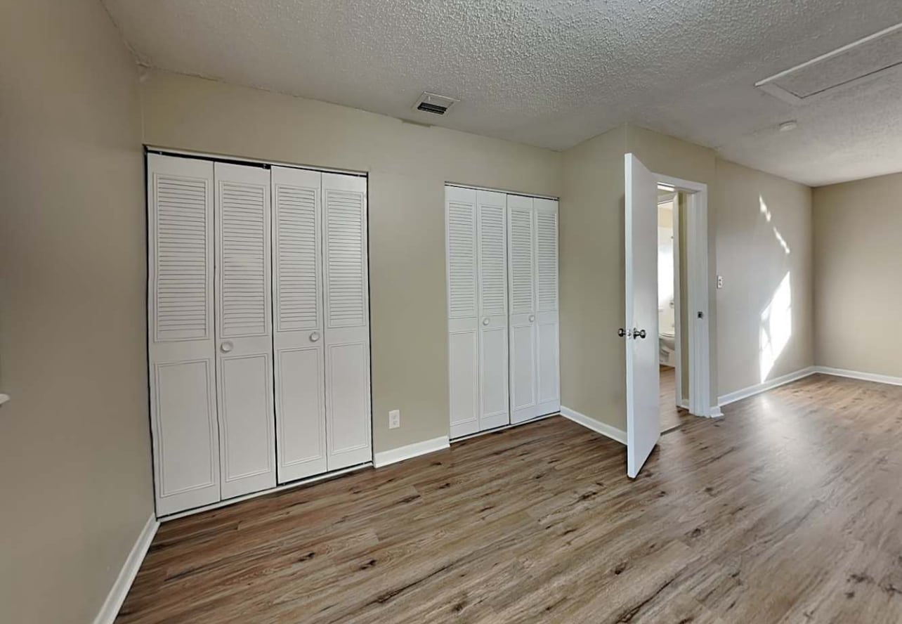 Building Photo - 4967 SW 4th St