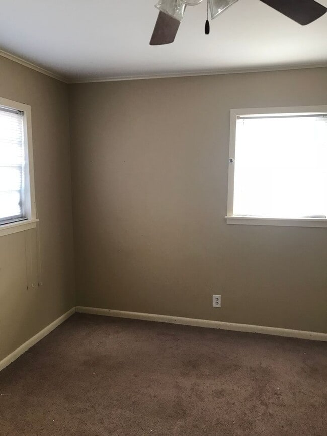 Building Photo - 106 Gayven Dr