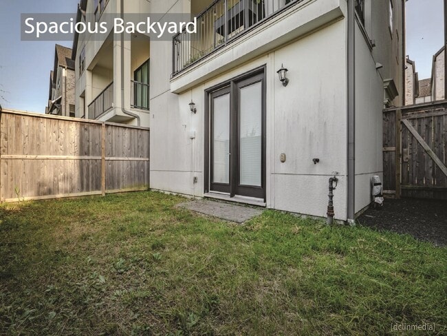 Building Photo - 4009 University Grove St