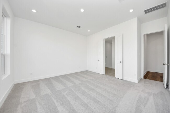 Building Photo - 31046 Vintage Crk Ln