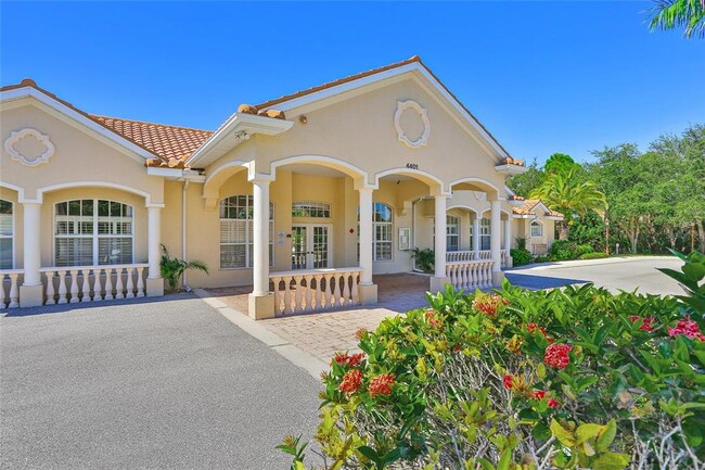 Building Photo - 4458 Corso Venetia Blvd