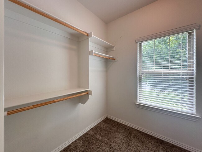 Building Photo - 3933 Williams Cove