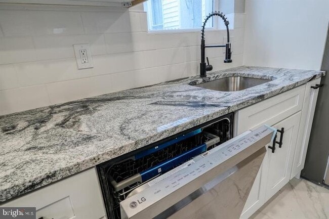 Building Photo - 160 East St