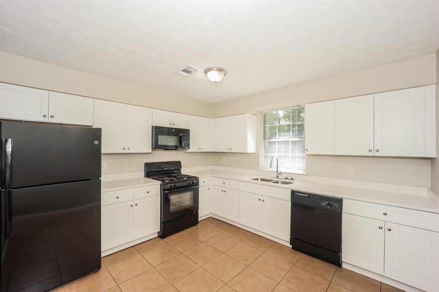 Building Photo - 10299 Wisteria Ln