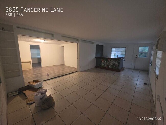 Building Photo - 2855 Tangerine Ln