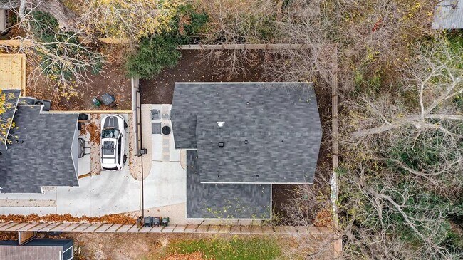 Building Photo - 306 Irma Dr