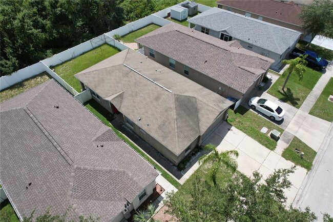 Building Photo - 7862 Carriage Pointe Dr