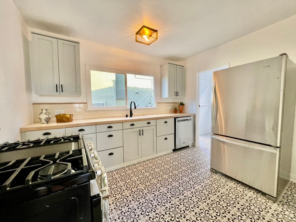 Building Photo - 1306 Montana St