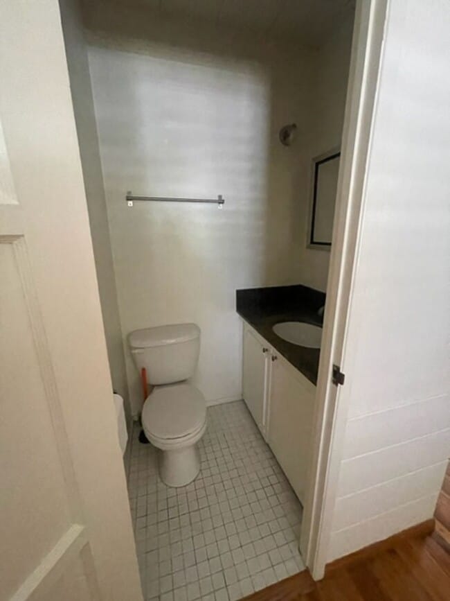 Building Photo - Westchester Home Perfect for Plant/Garden ...