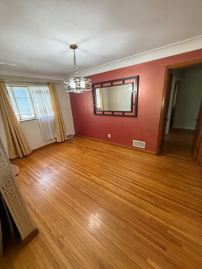 Building Photo - 2677 Powhattan Pkwy