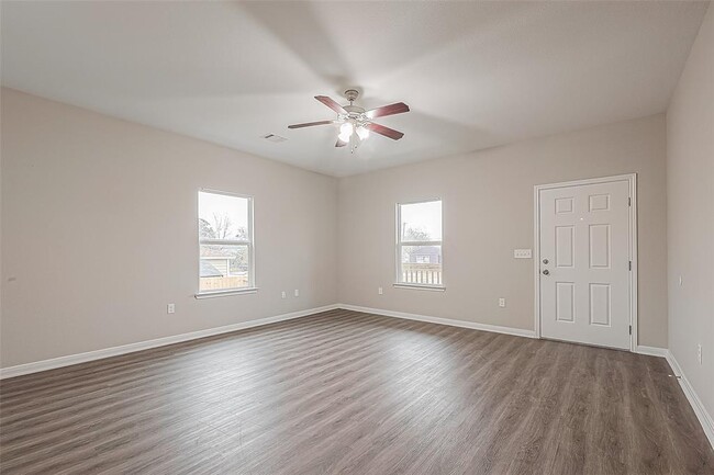 Building Photo - 4813 Palisade Dr