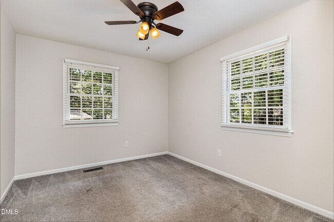 Building Photo - 806 Primrose St