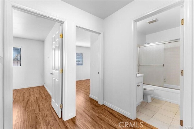 Building Photo - 5 Locust