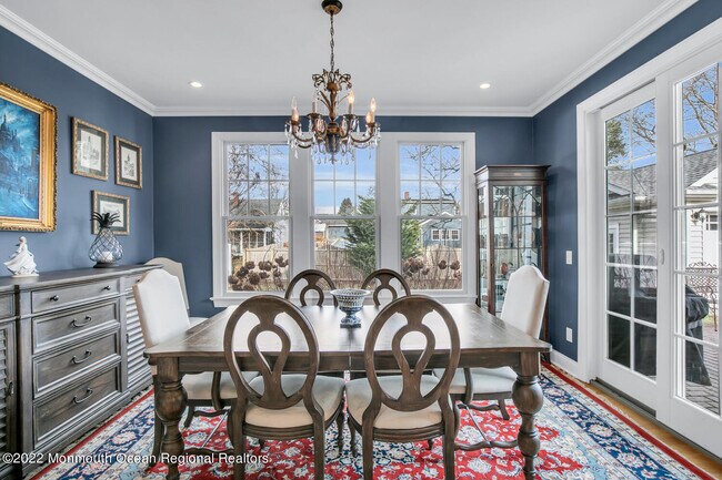 Building Photo - 812 Claridge Dr