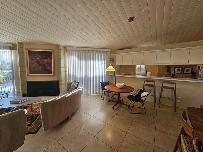 Building Photo - 37800 Da Vall Dr