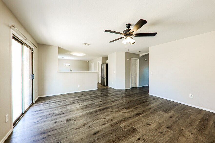 Building Photo - 8613 W Cordes Rd
