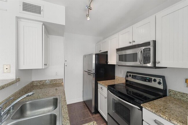 Building Photo - 3231 Allen Pkwy