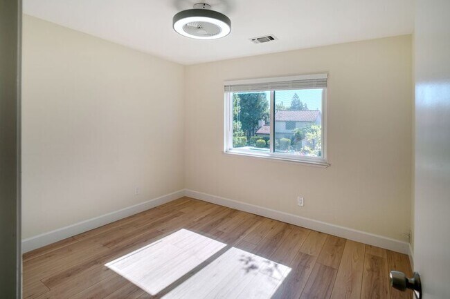 Building Photo - 6726 Calvine Rd