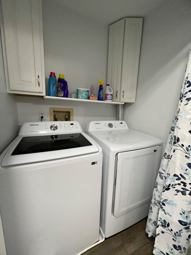 Building Photo - 5202 Magnolia Pl