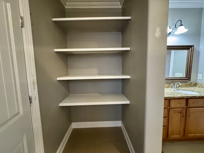 Building Photo - 293 Elohi Way