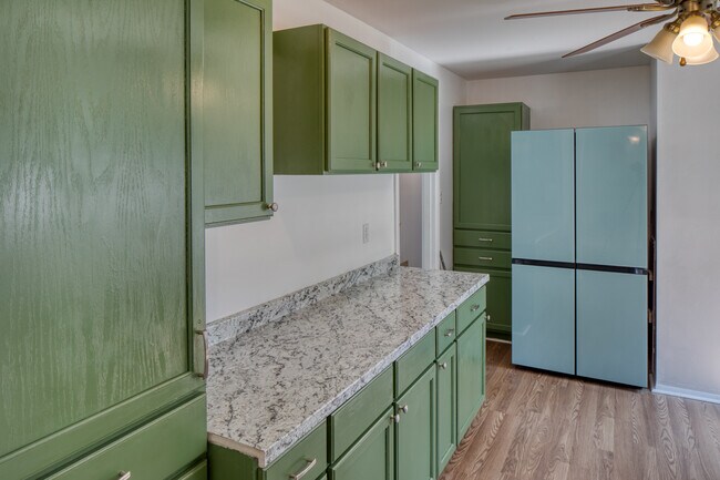 Building Photo - 28 Silverstone Cir