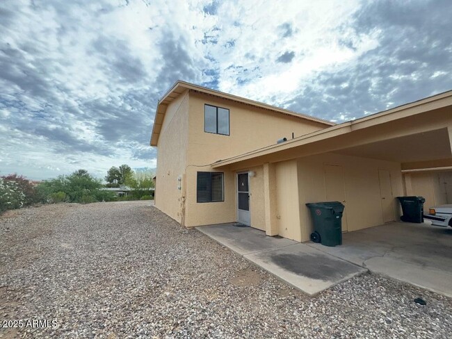 Primary Photo - 4221 Plaza Oro Loma
