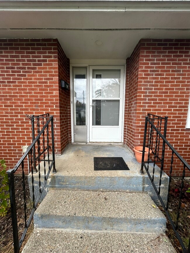 Building Photo - 1113 Wiener Dr