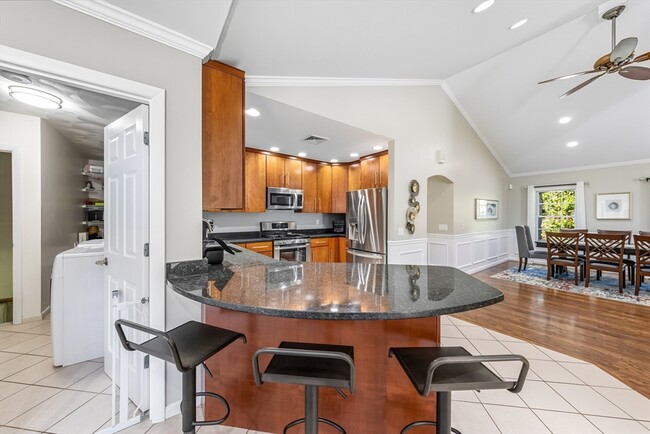 Building Photo - 9 Ridge Rd