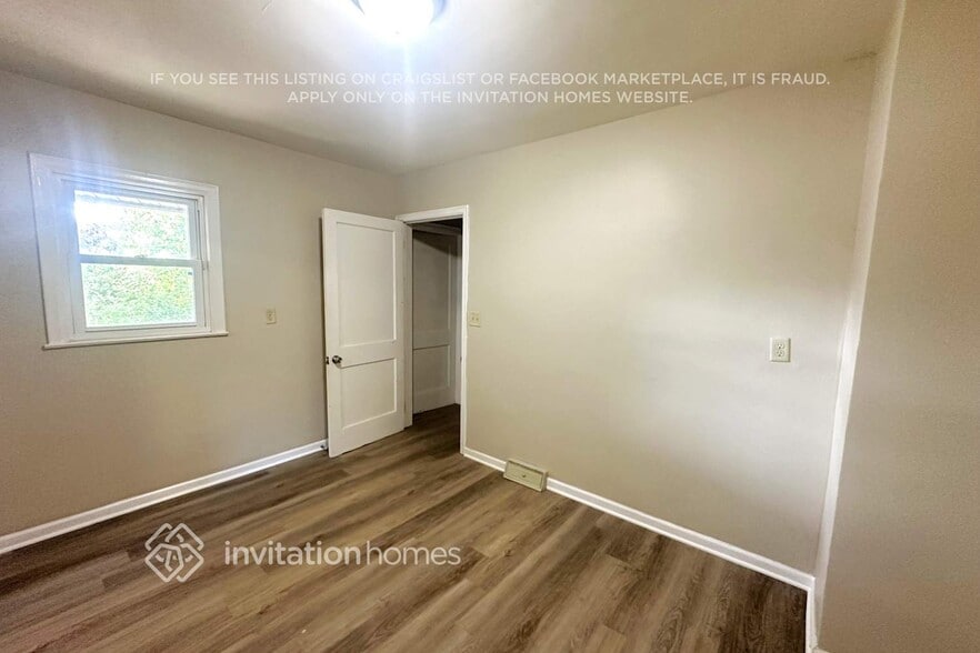 Building Photo - 3940 3rd St NE