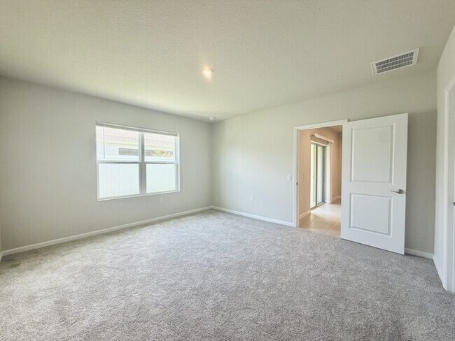 Building Photo - 499 Voltaire Dr