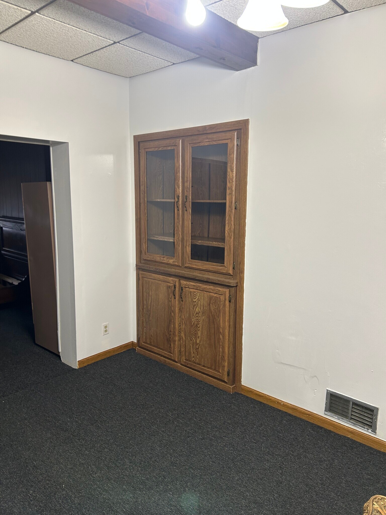 Living room - 9 Oakland Sq