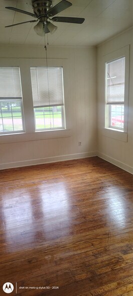 Building Photo - 4863 Douglas Ave