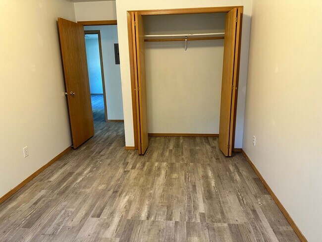 Building Photo - 209 N Pondera Ave