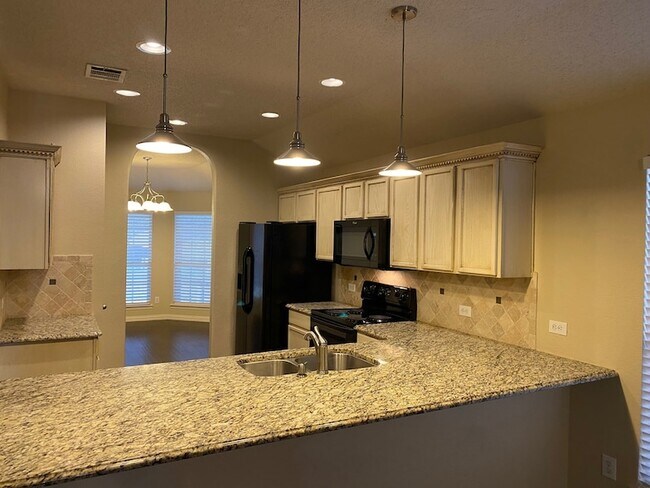 Building Photo - 9909 Carter Dr