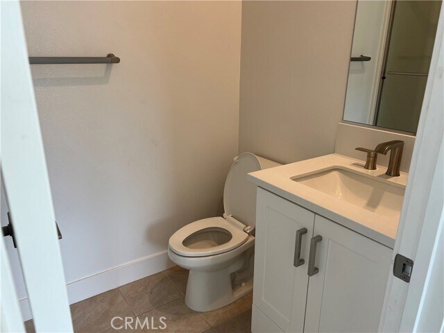 Building Photo - 144 Sash