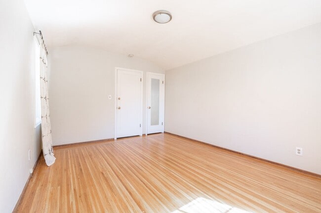 Building Photo - Single Family Home