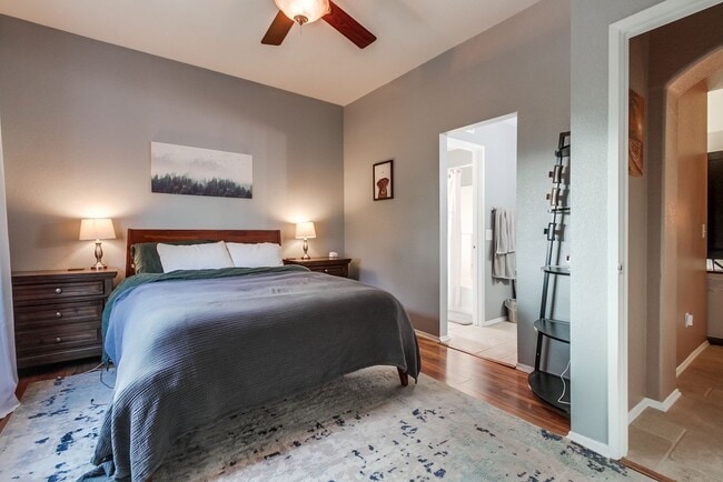 Building Photo - 2637 Regent Rd