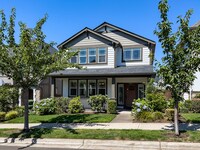 Building Photo - Exceptional 4 Bed + 2.5 Bath House ~  Beth...