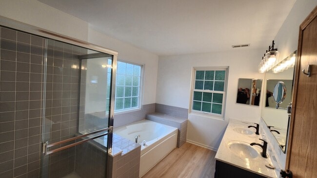 Building Photo - 1523 Schumacher Dr
