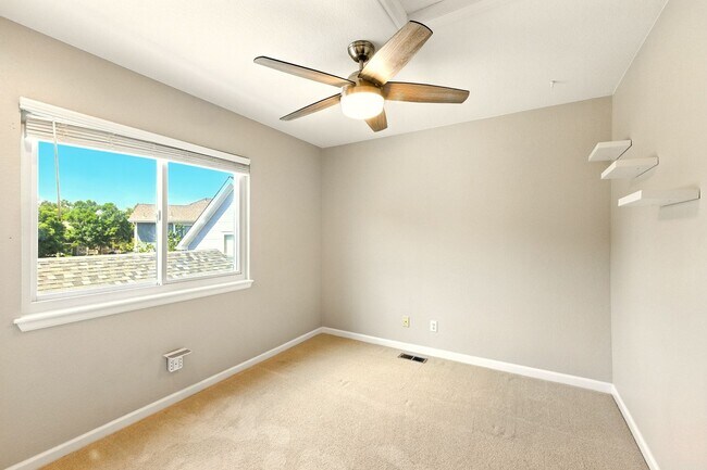 Building Photo - Charming Corner Lot! 3 Bedroom, 3.5 Bath w...