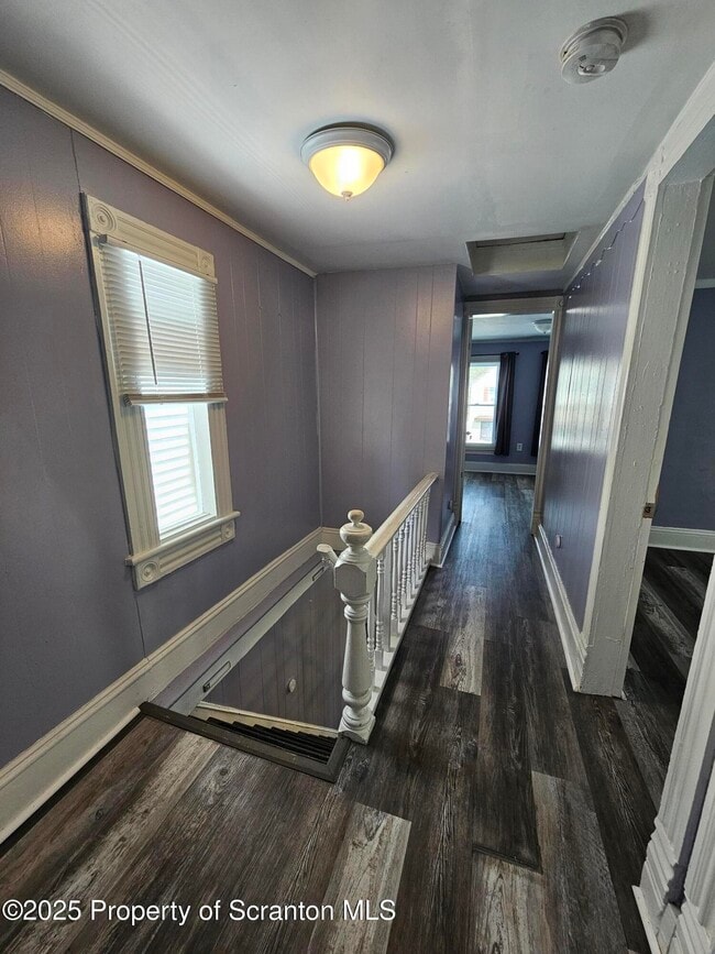 Building Photo - 325 Ferdinand St