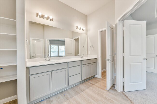 Building Photo - 3911 Sugardale St